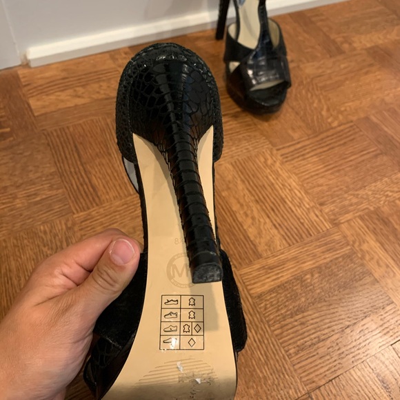 Micheal Kors Heels - Picture 6 of 7